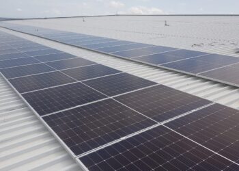 L’Ampolla estalviarà més de 5.000 € l’any amb el nou equip de plaques fotovoltaiques del complex esportiu municipal