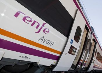 En marxa el nou servei Avant Exprés inclou una parada a l’estació de l’Ampolla-Perelló-Deltebre