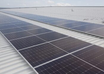 L’Ajuntament de l’Ampolla completa la instal·lació de plaques fotovoltaiques al poliesportiu