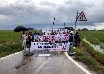 Marxa lenta entre Poblenou i la Ràpita per denunciar els “incompliments” a la ‘carretera de la vergonya’