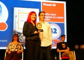 ‘Sota el fang’, novel·la del deltebrenc Joan Roca Navarro, premi a la Millor Obra Original en Català 2024