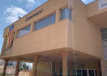 Deltebre aprova la zonificació escolar i debat sobre el nou hospital de les Terres de l’Ebre a l’últim plenari