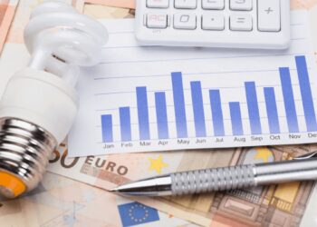 El 2025 arrenca amb la pujada de l’IVA en productes bàsics, la llum i la taxa de residus