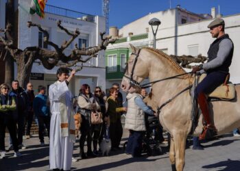 Sant Jaume d’Enveja celebra la tradicional festivitat de Sant Antoni