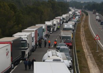 El ministre de Transport, Óscar Puente, diu que estan redactant el projecte per fer el tercer carril a l’AP-7 ebrenca