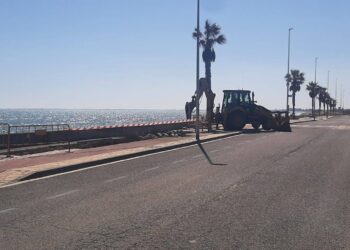 Comencen les obres d’arranjament d’un tram del passeig de l’Arenal a l’Ampolla