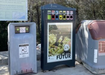 L’Ajuntament de l’Ampolla impulsa el reciclatge d’oli de cuina amb embuts reutilitzables