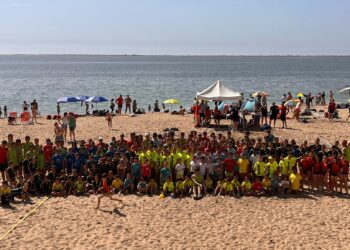 El XIV Torneig d’Handbol Platja a l’Ampolla reuneix 51 equips i prop de 500 participants