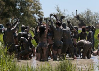 El Deltebre Dansa tanca la 20a edició amb hip-hop, circ i una consolidada projecció internacional