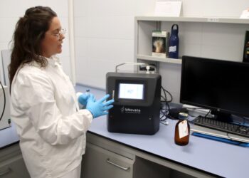 El CAT posa en marxa un nou laboratori que permet analitzar l’aigua de l’Ebre en mitja hora