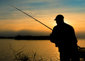 Agricultura defensa la nova regulació de pesca recreativa, tot i l’oposició del sector