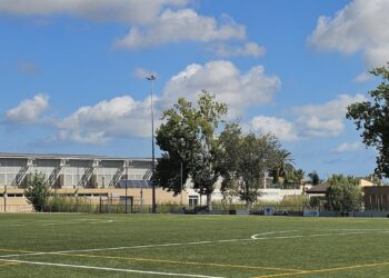 Sant Jaume d’Enveja fa un nou pas cap a l’eficiència energètica amb la renovació de l’enllumenat esportiu