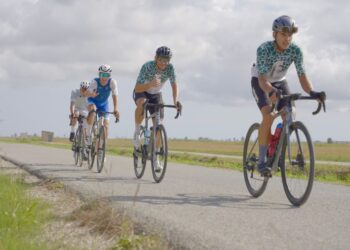 El Delta Loops fa el seu debut a Camarles amb 60 ciclistes en una prova de resistència pel Delta