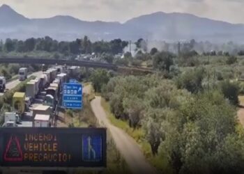Continuen els desviaments cap a l’N-340 perquè l’autopista segueix tallada a l’altura de l’Ampolla en sentit sud