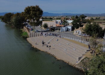 Deltebre reforça la connexió amb el front fluvial amb el nou Balcó dels Mirons