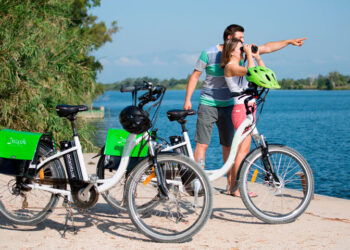 Deltacleta rep el premi Jordi Cartanyà per la seua aposta pel turisme sostenible