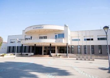 L’Ajuntament de l’Ampolla aprova un pressupost rècord de 7,73 milions d’euros per al 2026