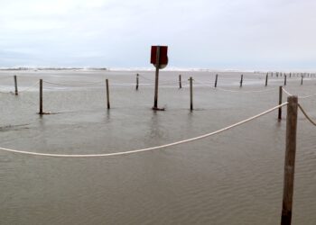 La barra del Trabucador es manté tallada almenys per un punt, impedint l’accés a les Salines
