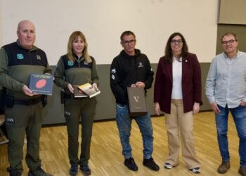 L’IDECE premia dos pescadors per localitzar esturions a l’Ampolla i Peníscola