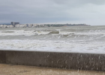Protecció Civil alerta per la llevantada a la costa de les Terres de l’Ebre