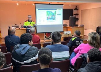 Xerrada informativa sobre la nova normativa de patinets elèctrics a Camarles