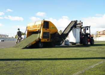 L’Ajuntament de Deltebre inicia les obres de substitució de la gespa artificial del camp de l’Aube