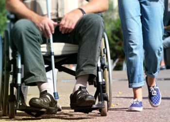 El Govern aprova el decret de desplegament de la Llei ELA, amb prestacions per als dependents extrems