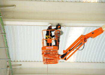 Deltebre avança en la substitució a LED dels equipaments esportius