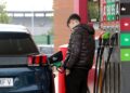 La gasolina continua pujant de preu i ja costa 1,585 euros el litre, un 6,87% més que fa una setmana