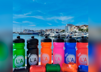 L’Ampolla reforça el civisme en la tinença d’animals amb kits gratuïts de neteja