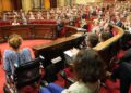 El Parlament aprova ajuts de fins a 14.788 € al mes per a malalts d’ELA amb dependència extrema