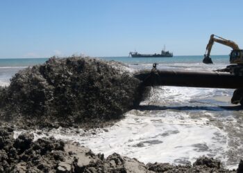 Costes porta 20.000 metres cúbics de sorra al delta de l’Ebre per salvar el cordó litoral de Buda