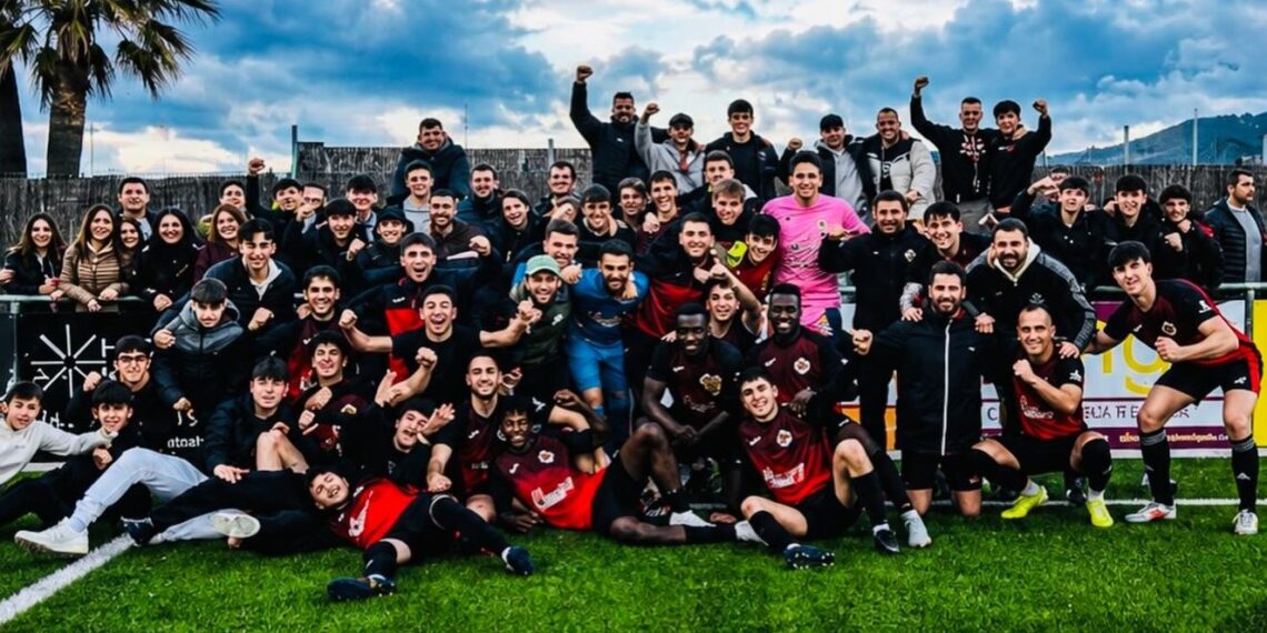 El CF Ampolla remunta davant l’Amposta B i ja és nou equip de Segona Catalana