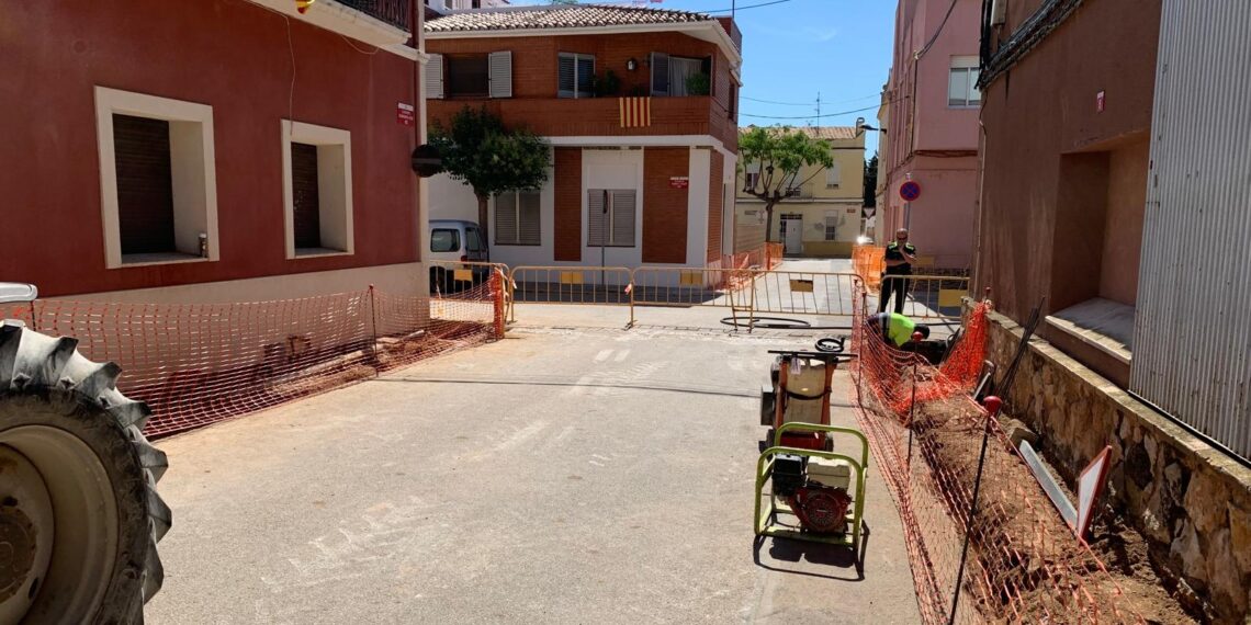 Camarles transforma la travessera de la TV-3409 per guanyar seguretat i més espai per als vianants