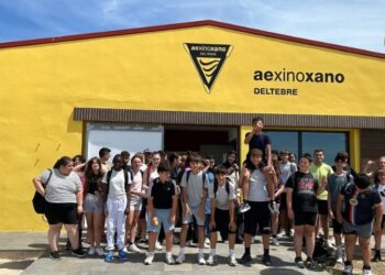 L’alumnat de l’Institut de Deltebre descobreix el rem amb l’AE Xino-Xano