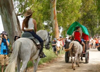 Sant Jaume d’Enveja manté viva la memòria de l’illa de Buda amb la romeria de Sant Pere