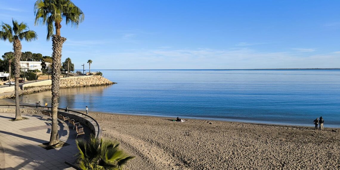 El delta de l’Ebre registra un dels junys més càlids al mar amb temperatures que freguen els 28 °C