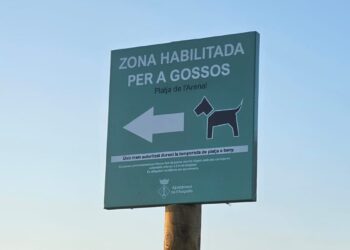 L’Ampolla amplia i trasllada la zona per a gossos de la platja de l’Arenal per millorar la convivència