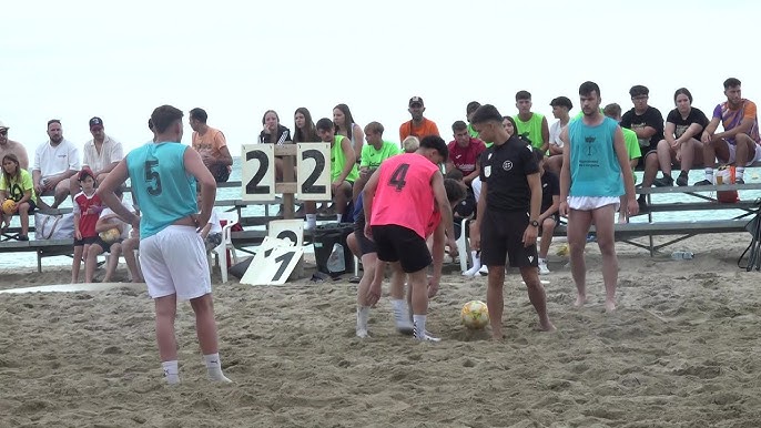 L’Ampolla es prepara per viure la 28a edició de l’Open Futbol Platja a la platja de les Avellanes
