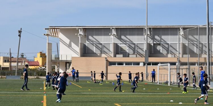 entrament de fútbol de l'Escola de Futbol La Cava