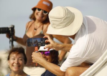 L’eclipsi deixa una elevada afluència de visitants al delta de l’Ebre i el sector turístic confia a donar-hi continuïtat