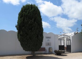 Sant Jaume d’Enveja impulsa actuacions de manteniment al cementiri municipal