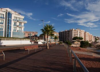 L’Ampolla millorarà l’enllumenat del passeig de fusta per reduir el consum energètic