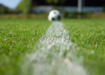 La Cava i el Jesús i Maria lideren l’arrencada del futbol al Delta